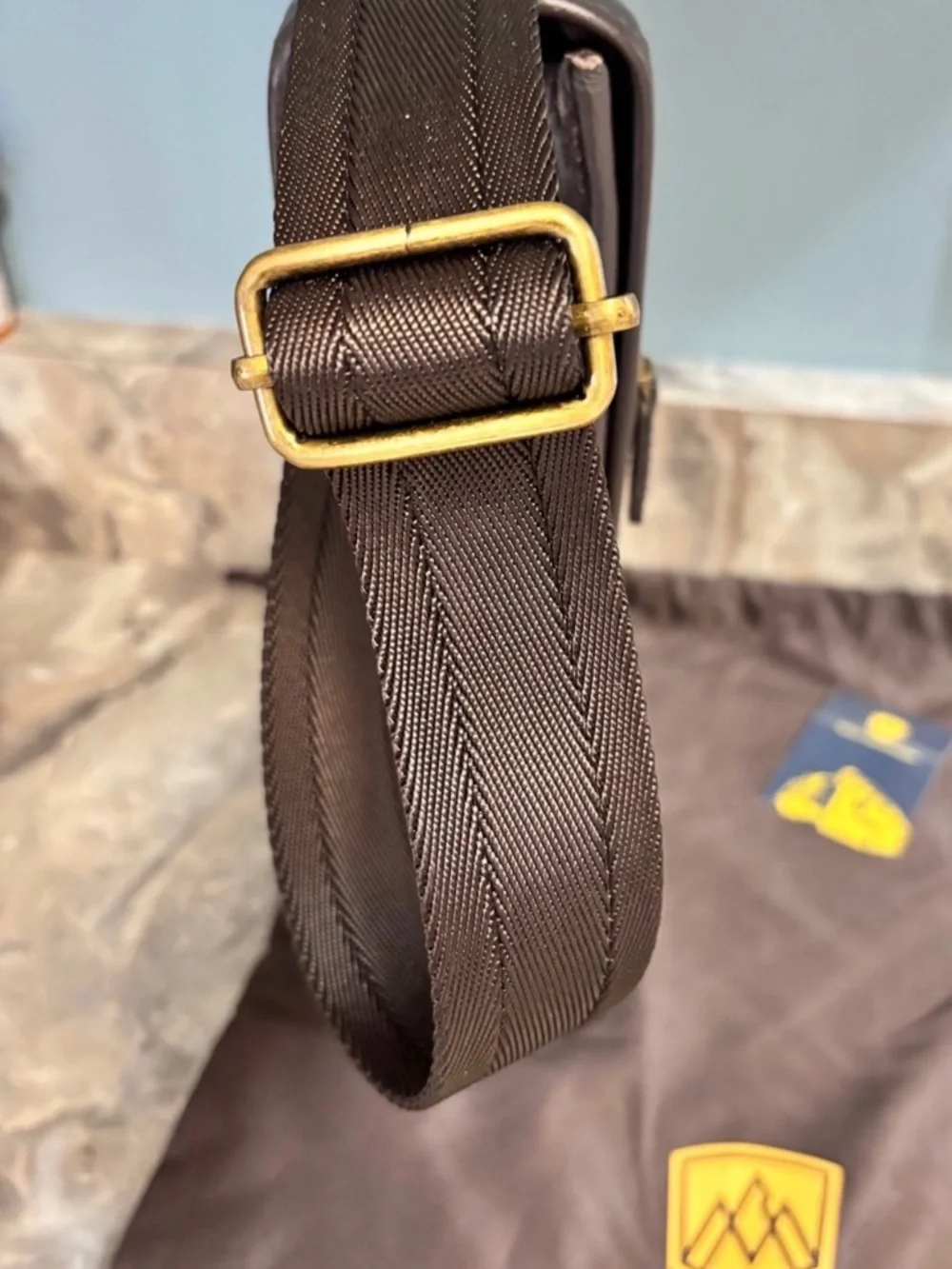 Vtg Rocky Mountaineer Leather Messenger/ Hiking Bag With Dust Bag Brown EUC